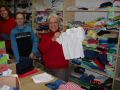 28_Lilly_freut_sich_ueber_schoenes_Hemdchen.JPG