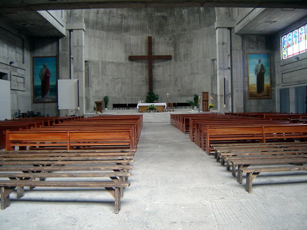 Franziskanerkirche Mostar - Bänke