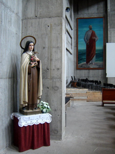 Franziskanerkirche Mostar - Bänke