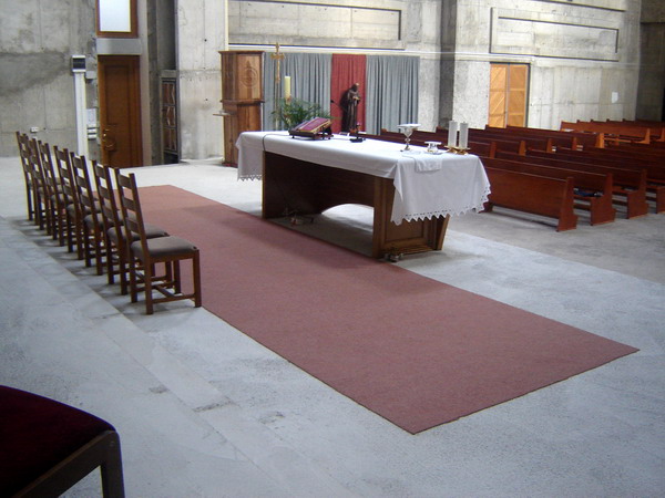 Franziskanerkirche Mostar - Bänke