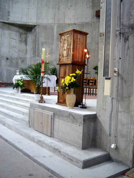 Franziskanerkirche Mostar - Bänke