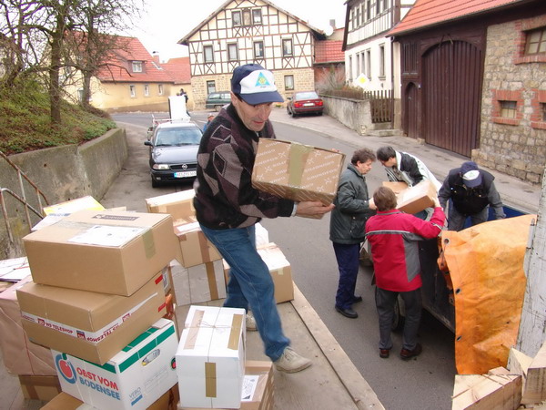 paketaktion_2006_verladen_impressionen_12.jpg